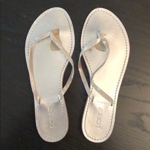 Size 8 J. Crew Metallic Flip Flops - champagne